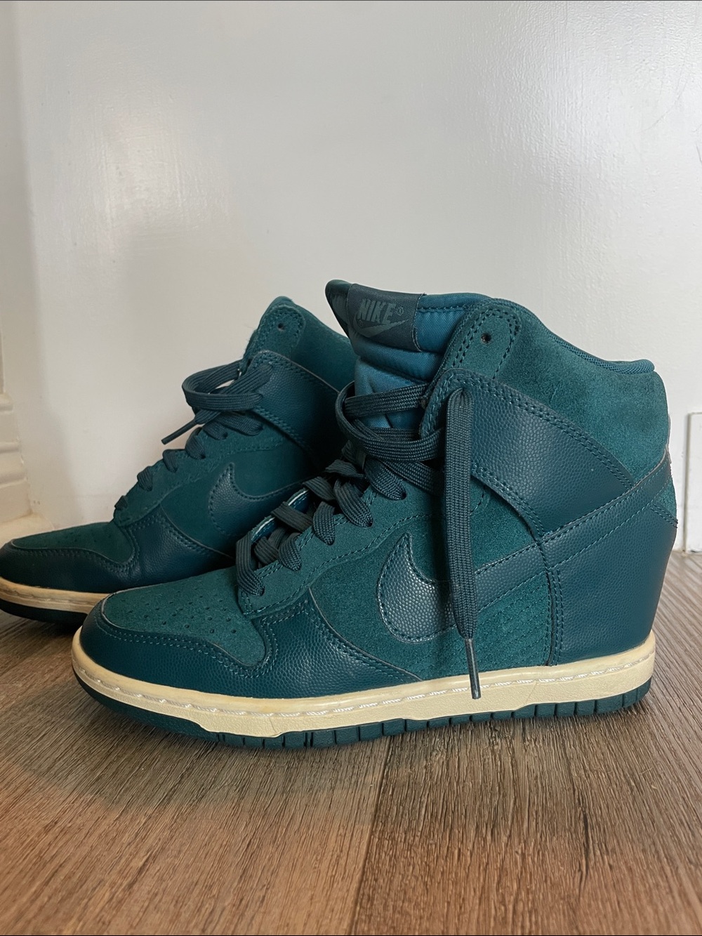 Nike Women’s Dunk Sky High Wedge Teal High-Top Sneakers - Picture 7 of 7